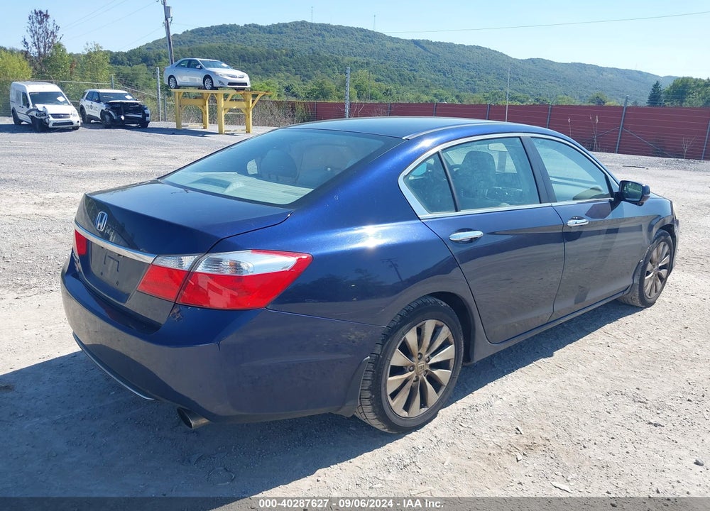 2013 HONDA ACCORD VIN: 1HGCR2F78DA000218