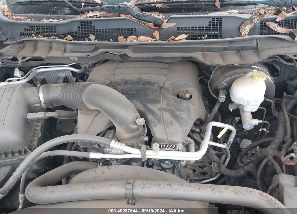 2016 RAM 1500 EXPRESS VIN: 3C6JR6AT6GG112174