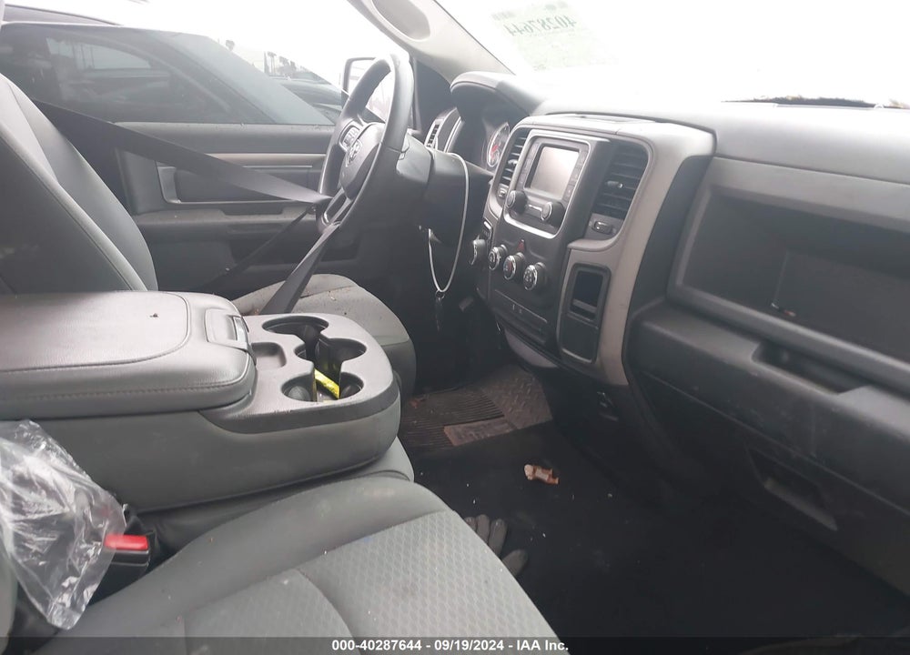 2016 RAM 1500 EXPRESS VIN: 3C6JR6AT6GG112174