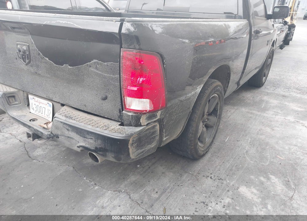 2016 RAM 1500 EXPRESS VIN: 3C6JR6AT6GG112174