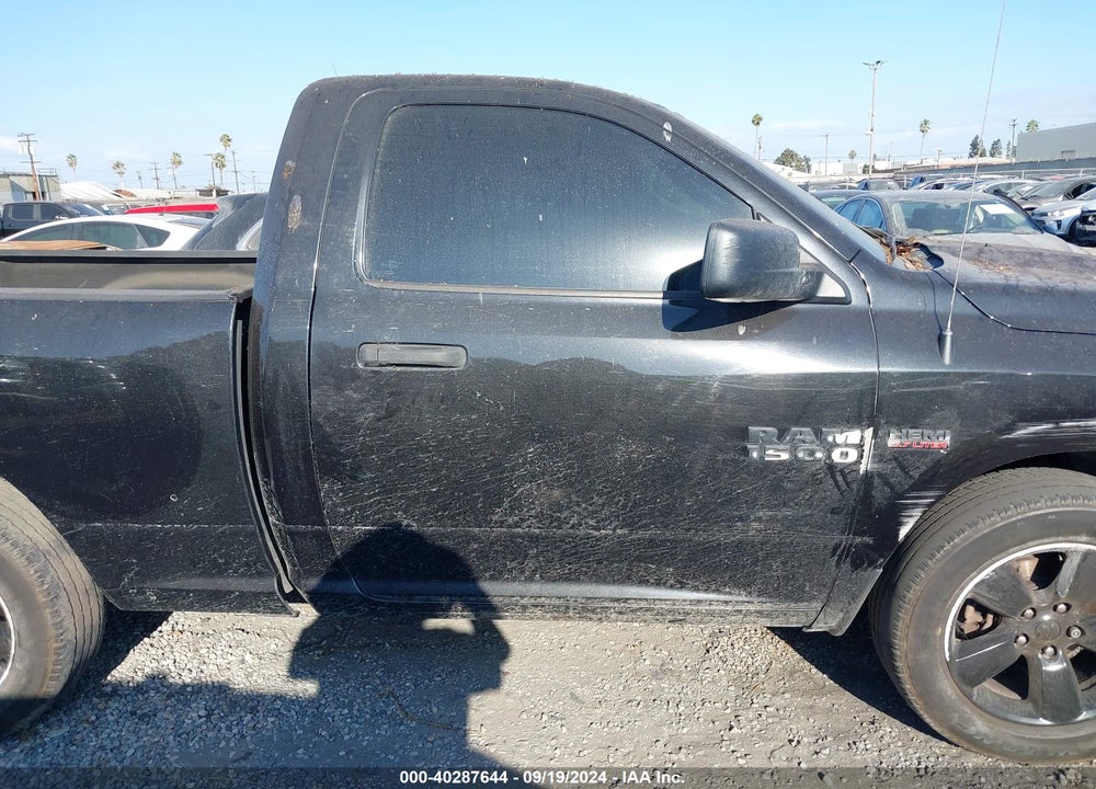 2016 RAM 1500 EXPRESS VIN: 3C6JR6AT6GG112174