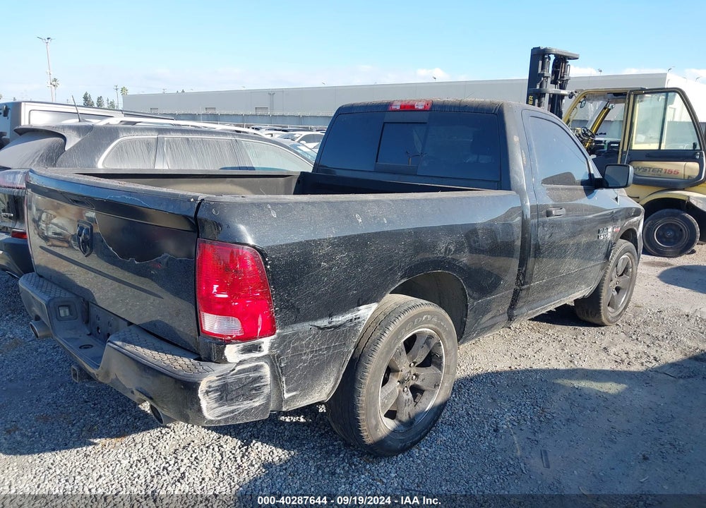 2016 RAM 1500 EXPRESS VIN: 3C6JR6AT6GG112174