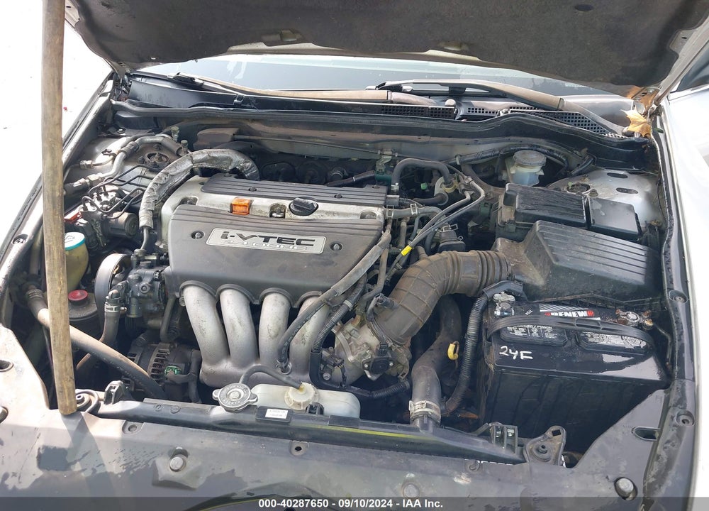 2004 HONDA ACCORD 2.4 EX VIN: JHMCM56824C006008