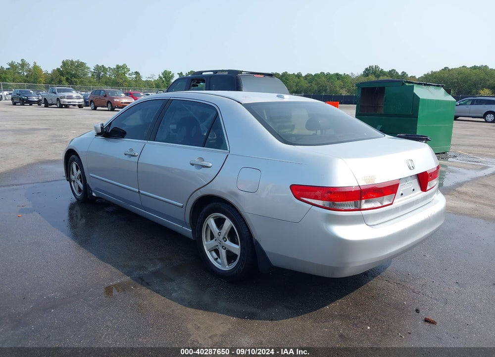2004 HONDA ACCORD 2.4 EX VIN: JHMCM56824C006008