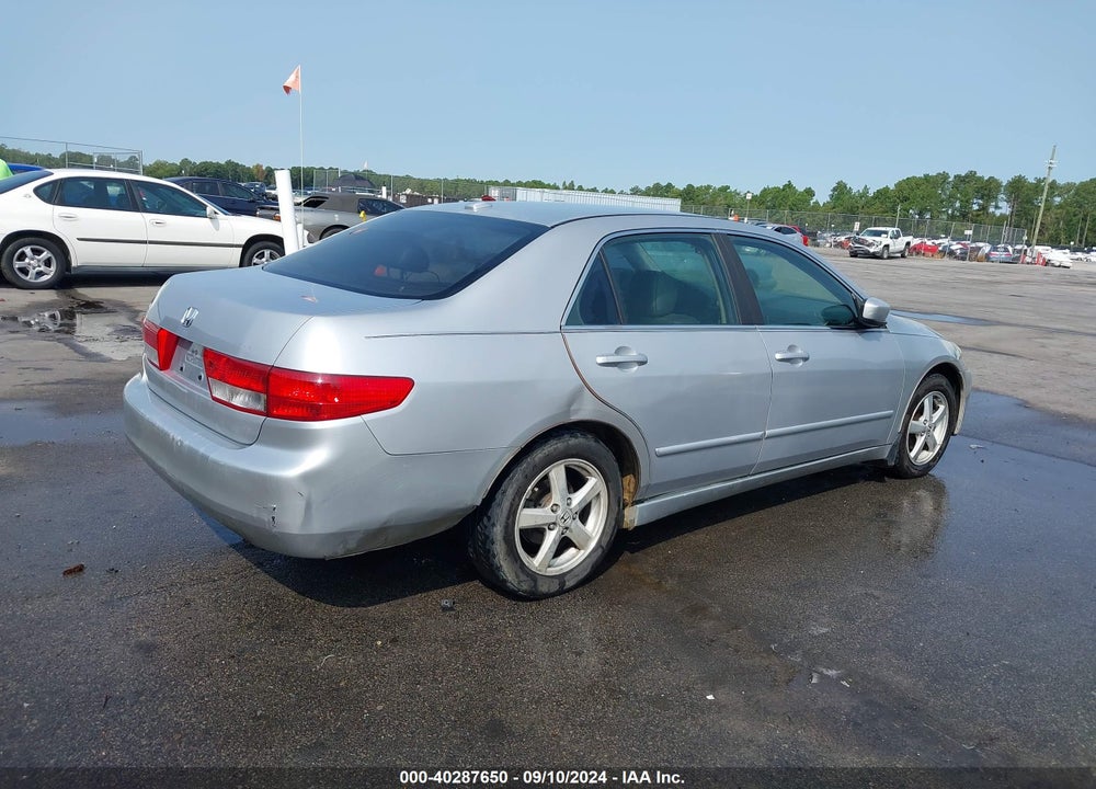 2004 HONDA ACCORD 2.4 EX VIN: JHMCM56824C006008