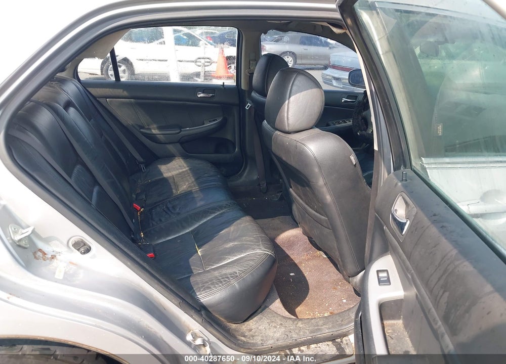 2004 HONDA ACCORD 2.4 EX VIN: JHMCM56824C006008