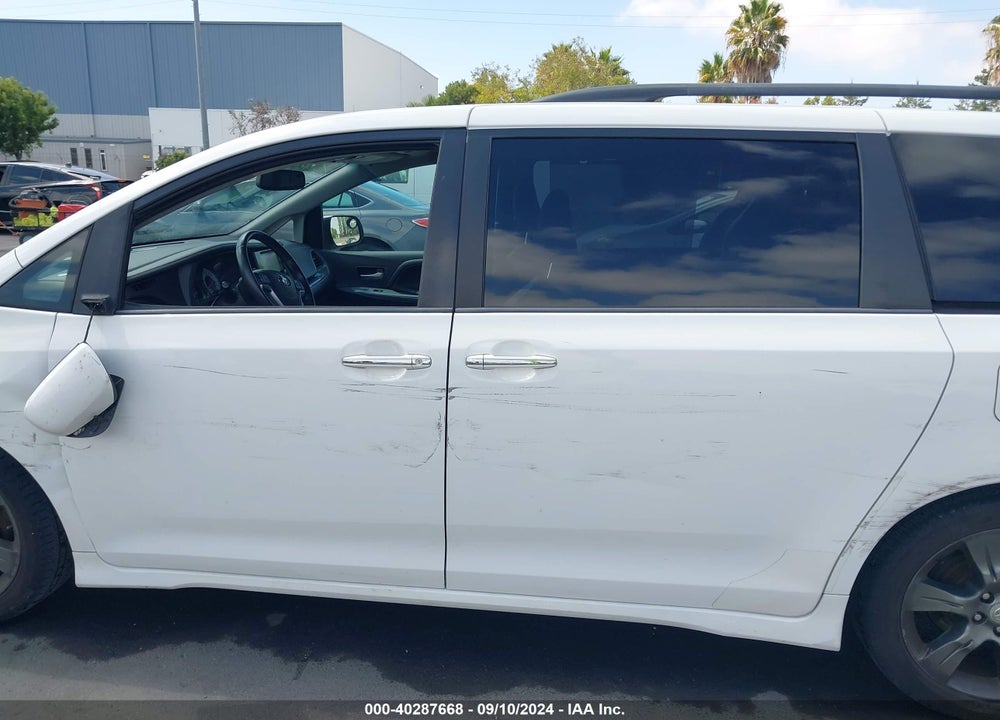2015 TOYOTA SIENNA SE 8 PASSENGER VIN: 5TDXK3DC0FS597588