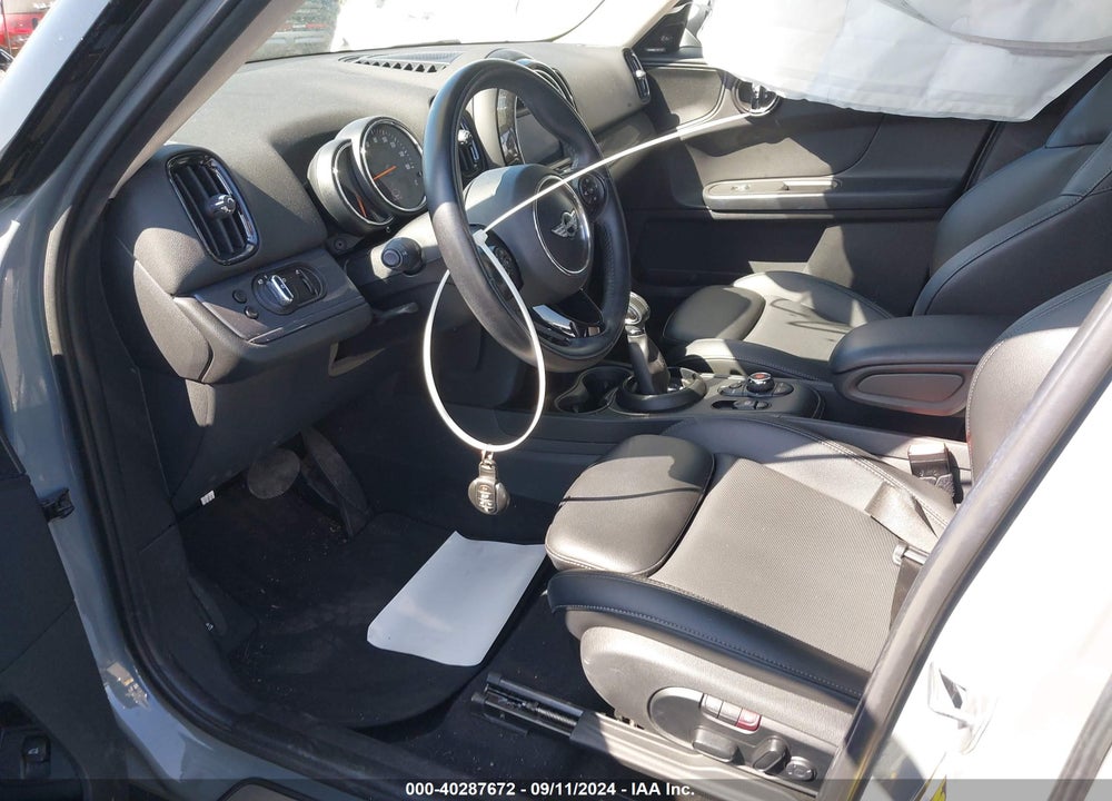 2018 MINI COUNTRYMAN COOPER VIN: WMZYV5C33J3E04579