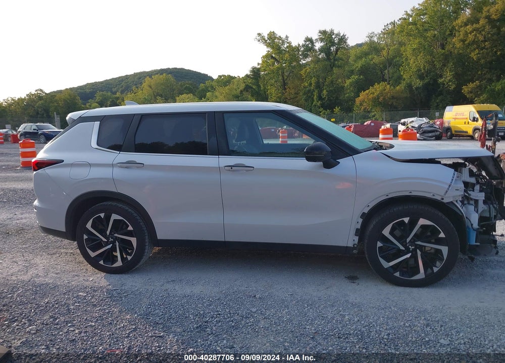 2022 MITSUBISHI OUTLANDER BLACK EDITION S-AWC/SE 2.5 S-AWC/SE LAUNCH EDITION S-AWC VIN: JA4J4UA82NZ014144