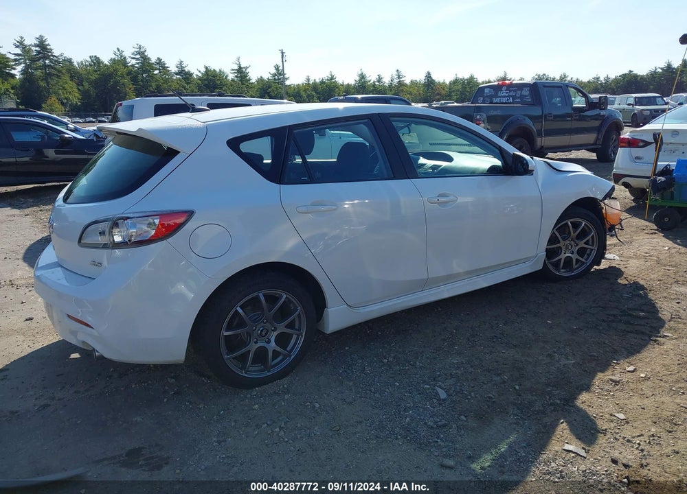 2011 MAZDA 3 S SPORT VIN: JM1BL1K68B1422120