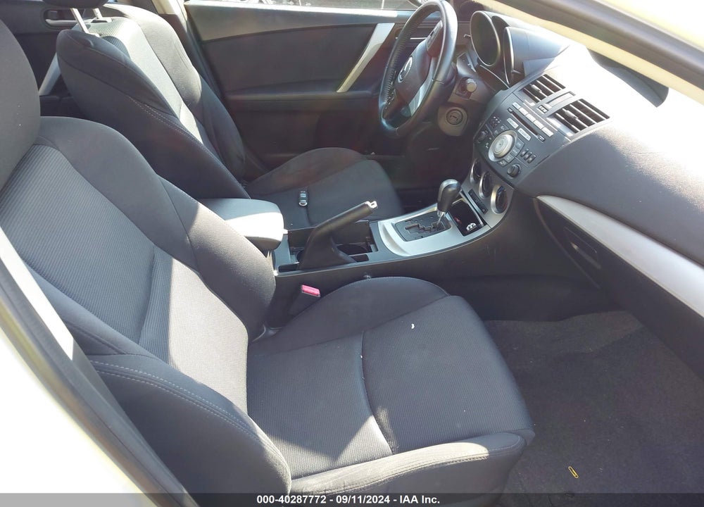 2011 MAZDA 3 S SPORT VIN: JM1BL1K68B1422120