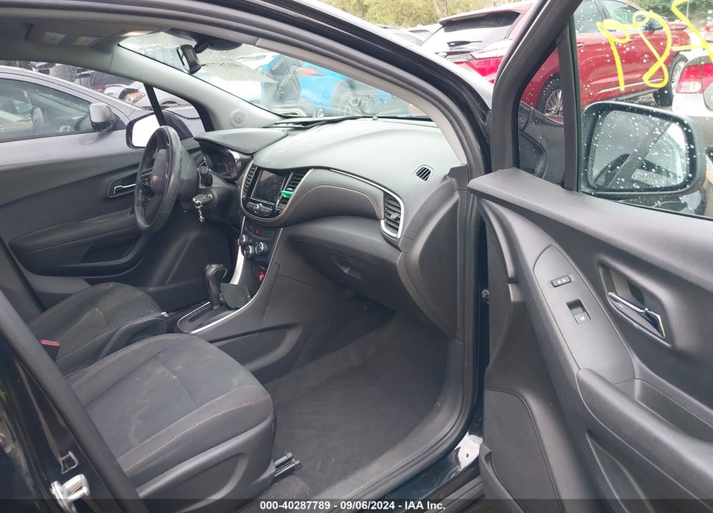 2019 CHEVROLET TRAX LS VIN: 3GNCJKSB5KL375156