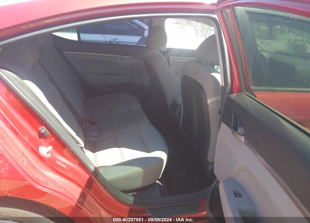 2018 HYUNDAI ELANTRA SE VIN: 5NPD74LF3JH347492