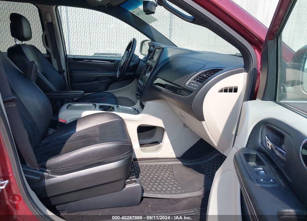 2017 DODGE GRAND CARAVAN SXT VIN: 2C4RDGCG6HR858989