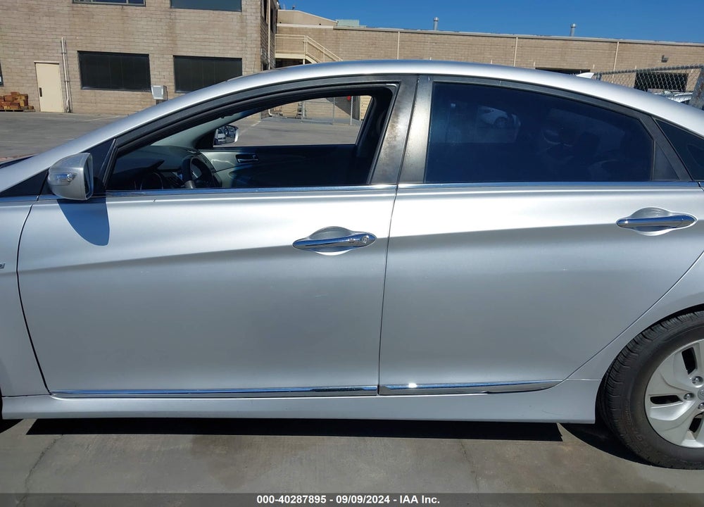 2013 HYUNDAI SONATA HYBRID VIN: KMHEC4A45DA075777