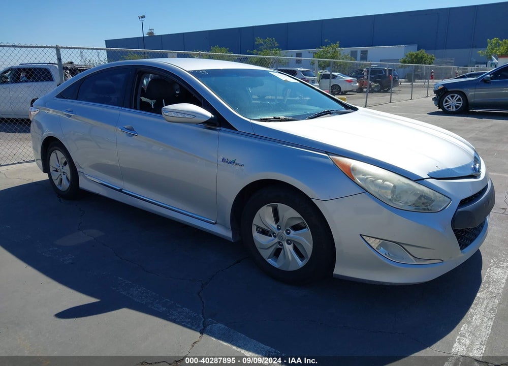2013 HYUNDAI SONATA HYBRID VIN: KMHEC4A45DA075777