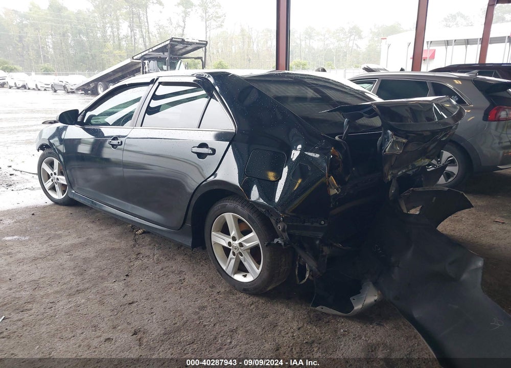 2014 TOYOTA CAMRY SE VIN: 4T1BF1FK2EU747813