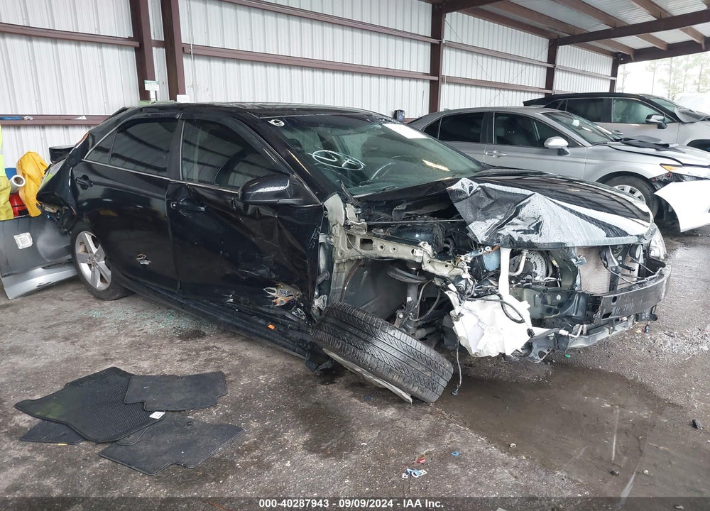 2014 TOYOTA CAMRY SE VIN: 4T1BF1FK2EU747813