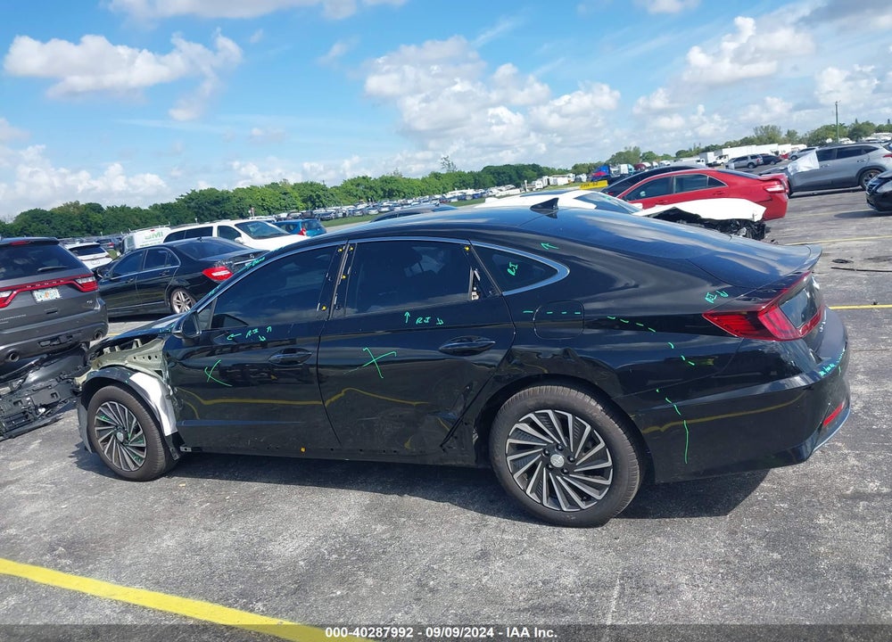 2023 HYUNDAI SONATA HYBRID SEL VIN: KMHL34JJXPA070902