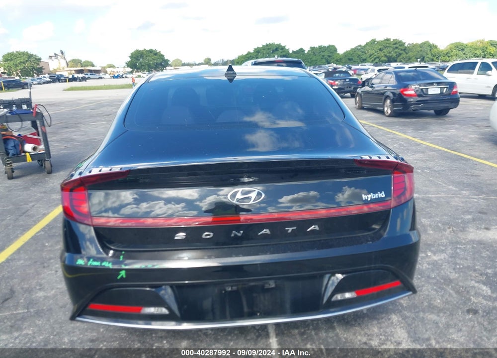 2023 HYUNDAI SONATA HYBRID SEL VIN: KMHL34JJXPA070902