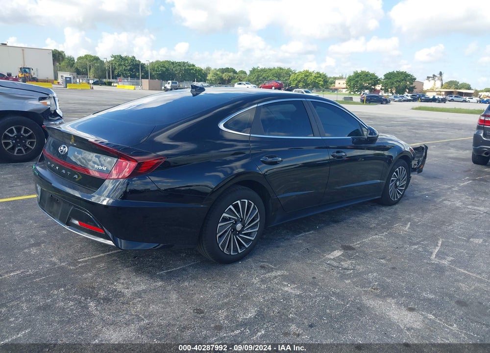 2023 HYUNDAI SONATA HYBRID SEL VIN: KMHL34JJXPA070902