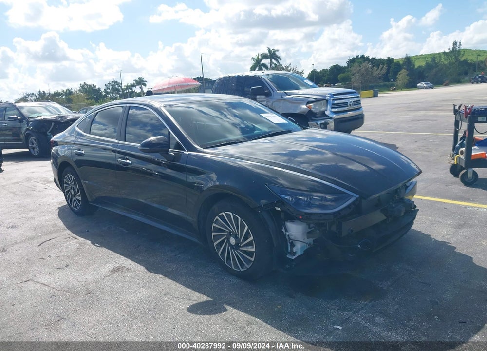 2023 HYUNDAI SONATA HYBRID SEL VIN: KMHL34JJXPA070902