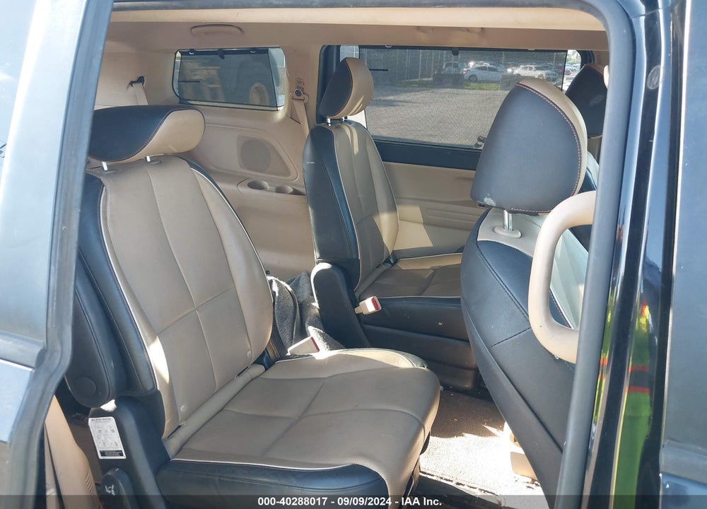 2017 KIA SEDONA LX VIN: KNDMB5C11H6305934