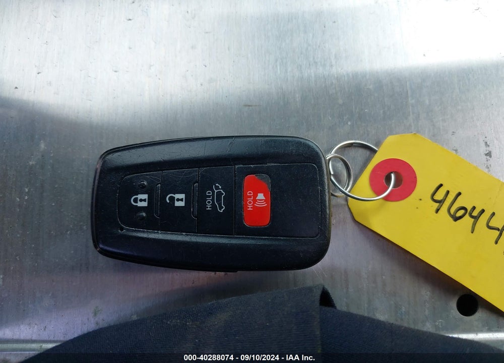 2019 TOYOTA RAV4 HYBRID XLE VIN: JTMRWRFV9KD036584