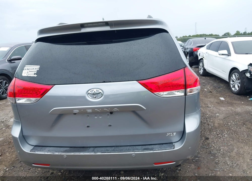 2011 TOYOTA SIENNA XLE V6 VIN: 5TDYK3DC8BS172537