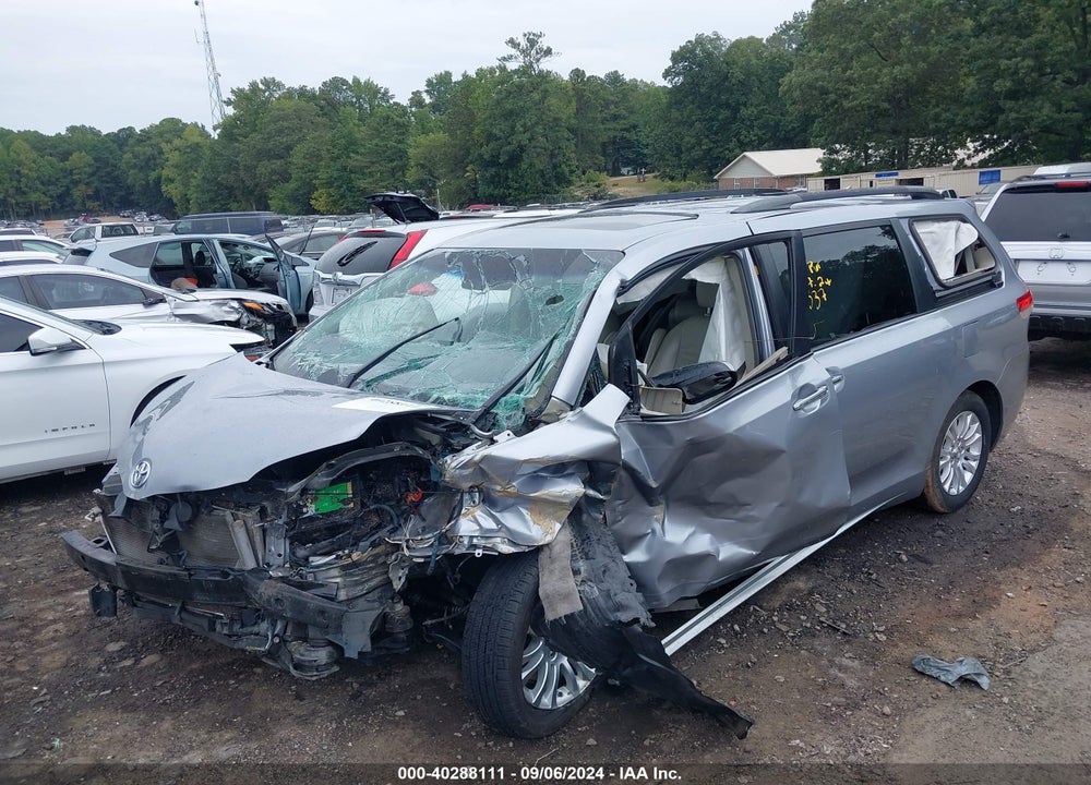 2011 TOYOTA SIENNA XLE V6 VIN: 5TDYK3DC8BS172537