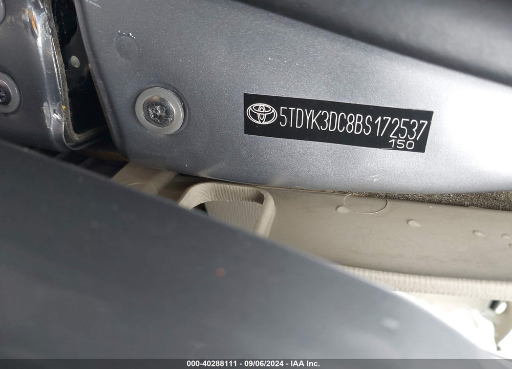 2011 TOYOTA SIENNA XLE V6 VIN: 5TDYK3DC8BS172537
