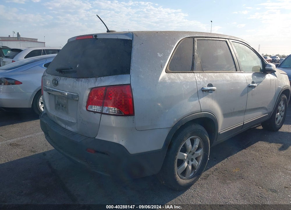 2013 KIA SORENTO LX VIN: 5XYKT4A19DG401643