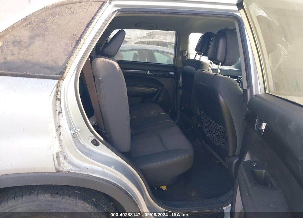 2013 KIA SORENTO LX VIN: 5XYKT4A19DG401643