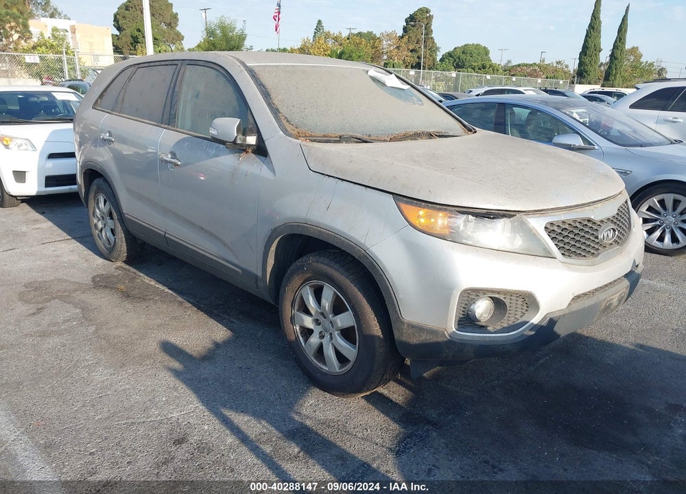 2013 KIA SORENTO LX VIN: 5XYKT4A19DG401643