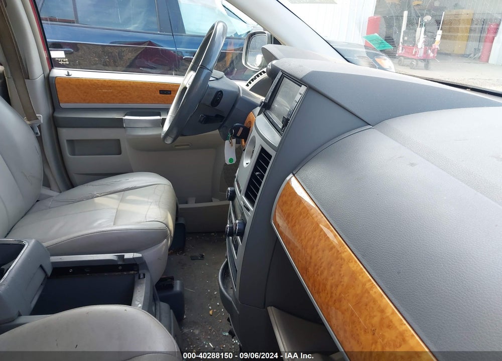 2010 CHRYSLER TOWN & COUNTRY LIMITED VIN: 2A4RR6DX9AR185948