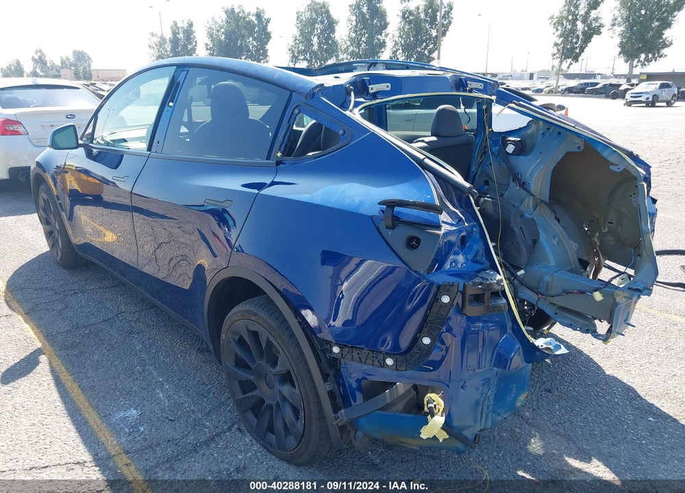 2021 TESLA MODEL Y STANDARD RANGE REAR-WHEEL DRIVE VIN: 5YJYGDED7MF112903