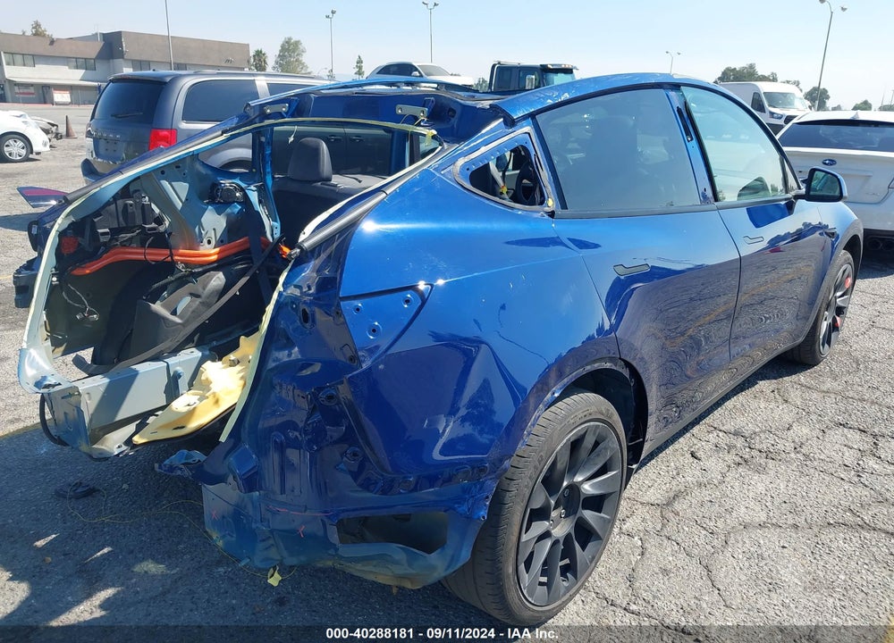 2021 TESLA MODEL Y STANDARD RANGE REAR-WHEEL DRIVE VIN: 5YJYGDED7MF112903