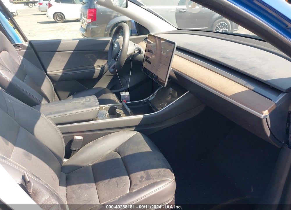 2021 TESLA MODEL Y STANDARD RANGE REAR-WHEEL DRIVE VIN: 5YJYGDED7MF112903