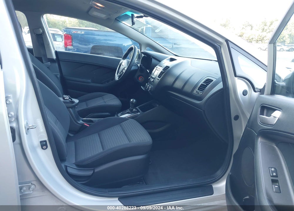 2017 KIA FORTE LX VIN: 3KPFL4A70HE015881