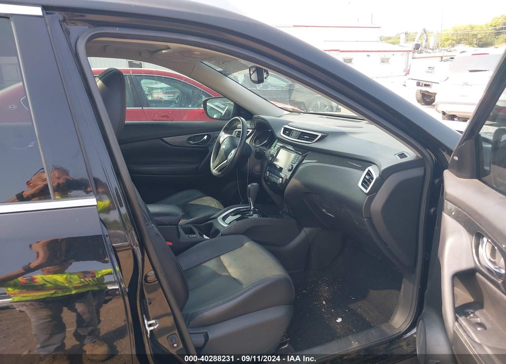 2015 NISSAN ROGUE SL VIN: 5N1AT2MV3FC821402