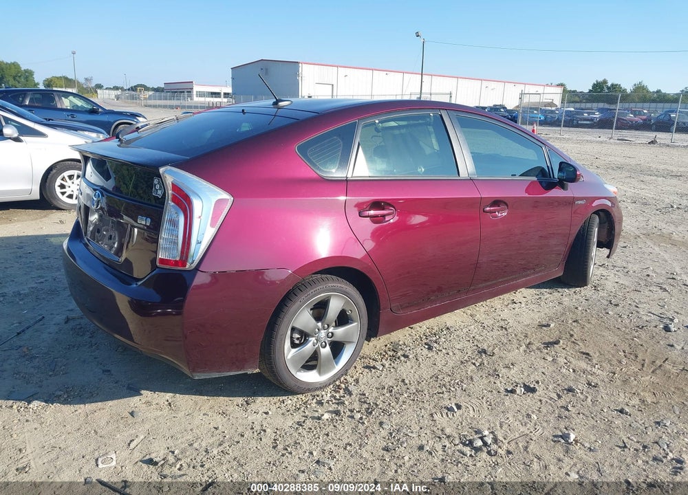 2013 TOYOTA PRIUS THREE SE VIN: JTDKN3DU5D5585790