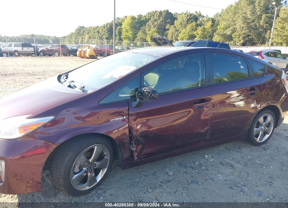 2013 TOYOTA PRIUS THREE SE VIN: JTDKN3DU5D5585790