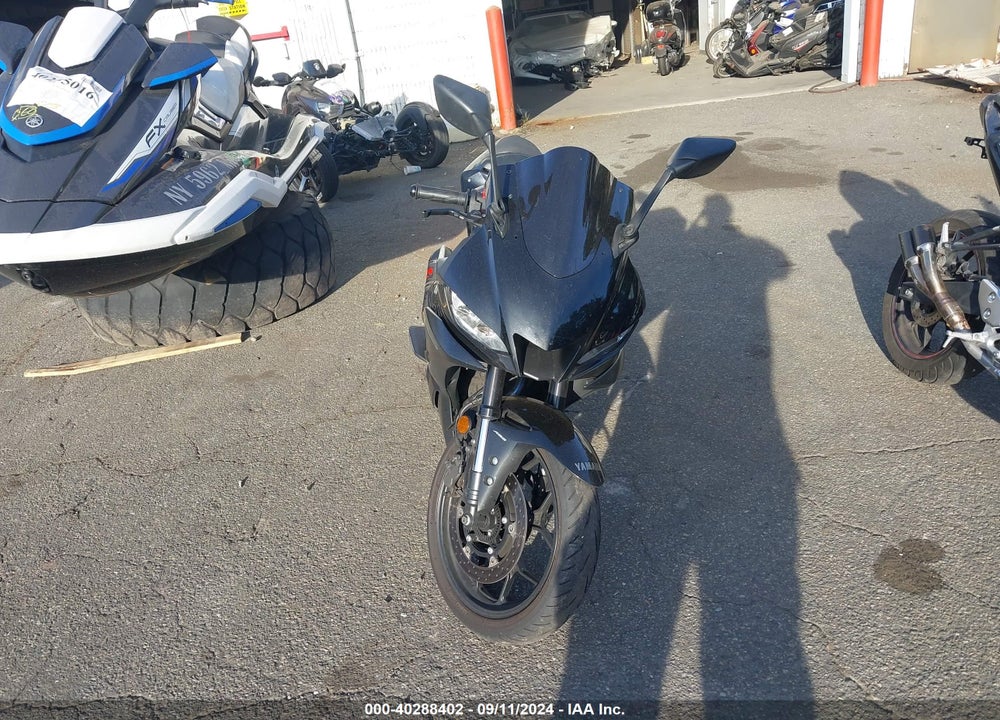 2022 YAMAHA YZFR3 A VIN: MH3RH18Y6NK008665