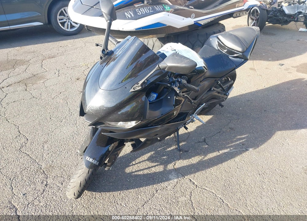 2022 YAMAHA YZFR3 A VIN: MH3RH18Y6NK008665