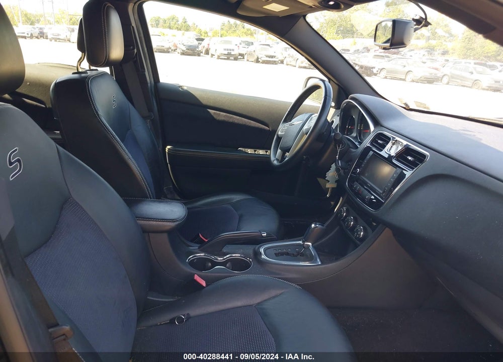 2012 CHRYSLER 200 VIN: 1C3CCBHGXCN305938