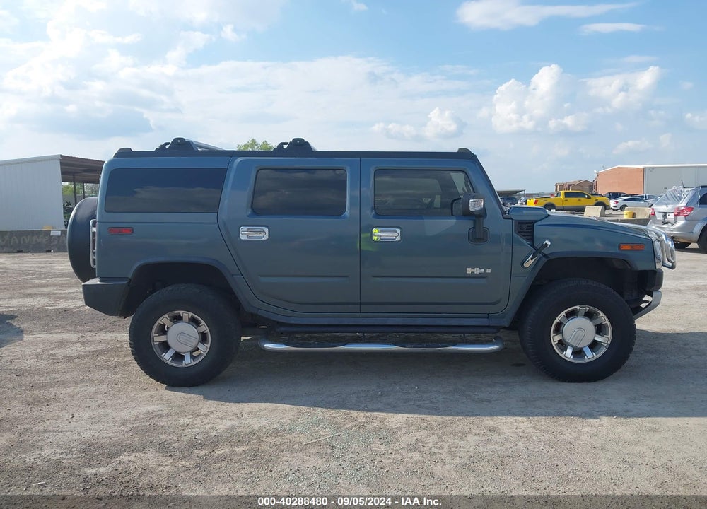 2008 HUMMER H2 SUV VIN: 5GRGN238X8H102057