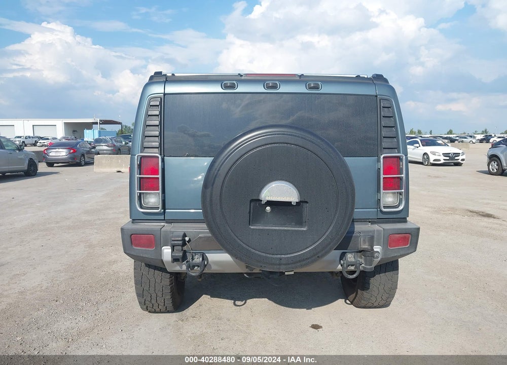 2008 HUMMER H2 SUV VIN: 5GRGN238X8H102057