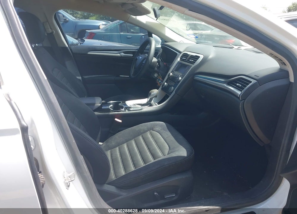 2015 FORD FUSION SE VIN: 1FA6P0HD8F5125245
