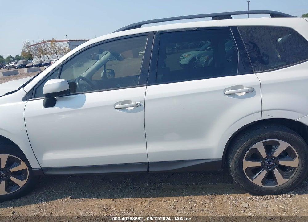 2017 SUBARU FORESTER 2.5I PREMIUM VIN: JF2SJAGC3HH584386