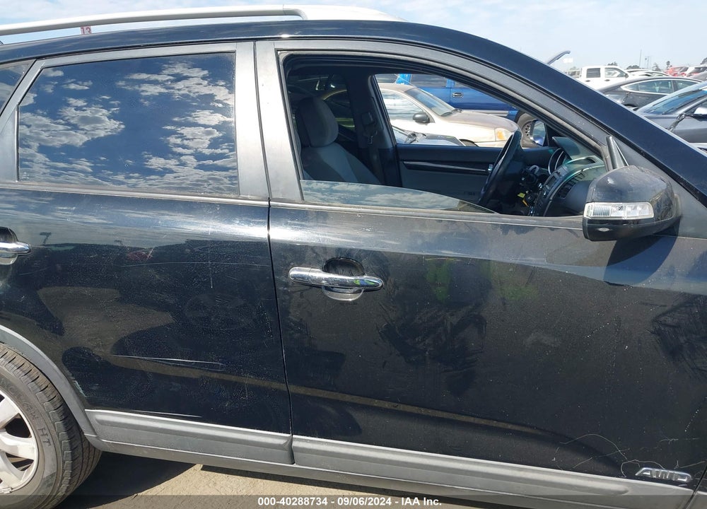 2013 KIA SORENTO LX V6 VIN: 5XYKTDA25DG310779